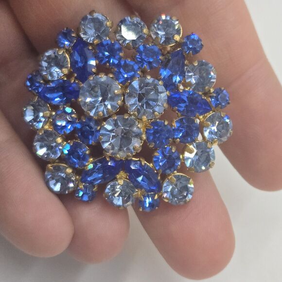 Vintage Made In Austria Blue Rhinestone Brooch Pin Earring Set Aurora Borealis - Picture 2 of 9